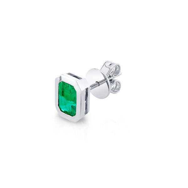 SINGLE EMERALD BEZEL SET STUD