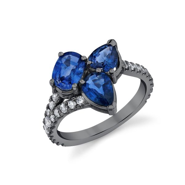 BLUE SAPPHIRE CLUSTER & DIAMOND BAND RING