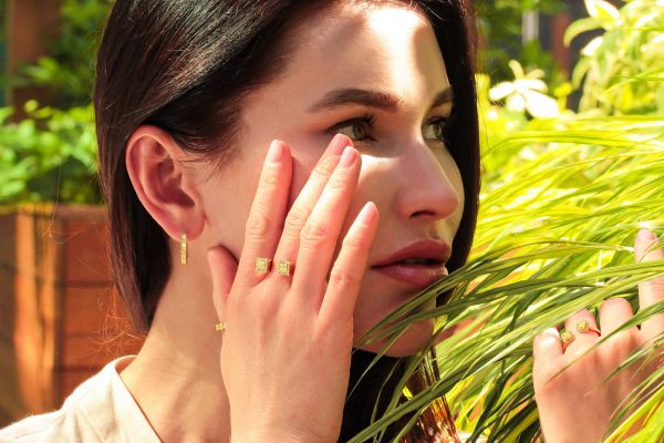 White and Yellow Diamond Ring Towers