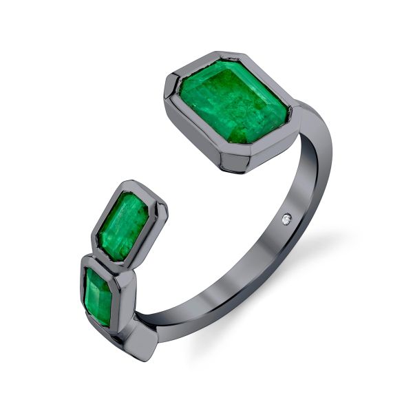 EMERALD EAST WEST FLOATING RING