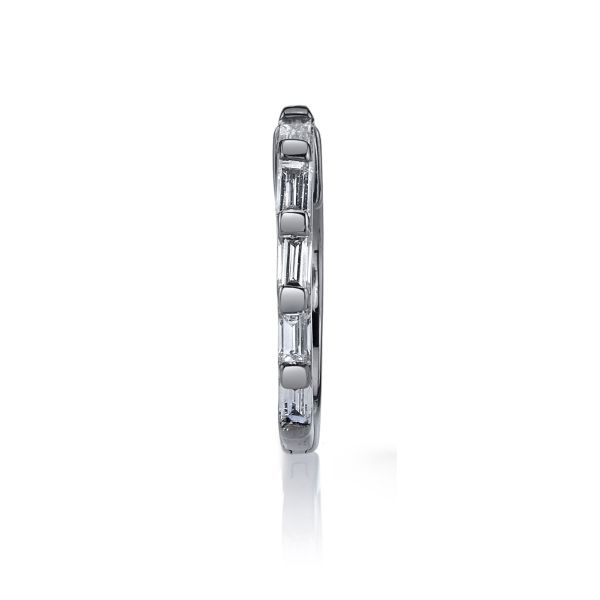 SINGLE DIAMOND BAGUETTE MINI HUGGIE