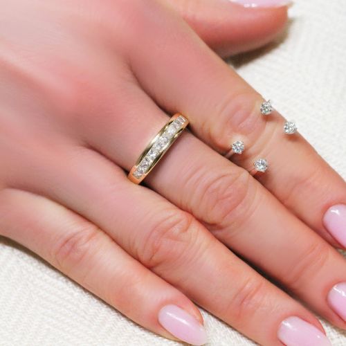 Diamond Ring Madonna