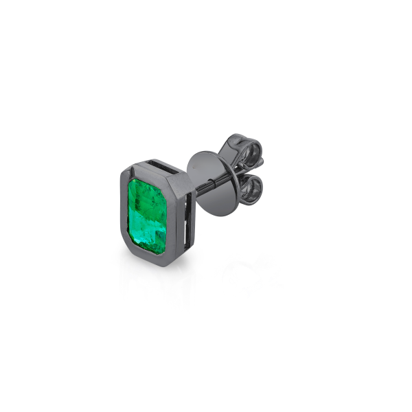 SINGLE EMERALD BEZEL SET STUD